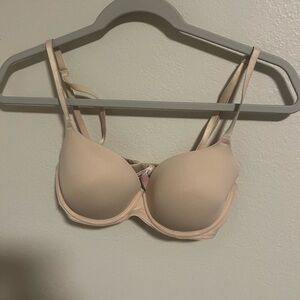 PINK Victoria’s Secret Wear Everwhere Lightly Lined
